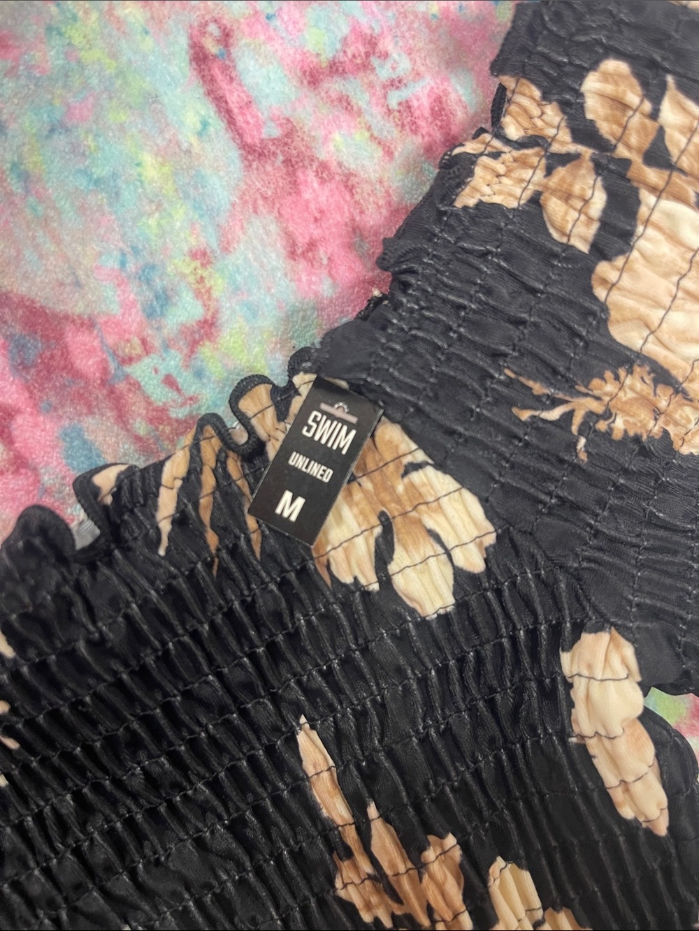 👙Victoria's Secret Black and Beige Floral Smocked Bikini Top - Picture 2 of 6